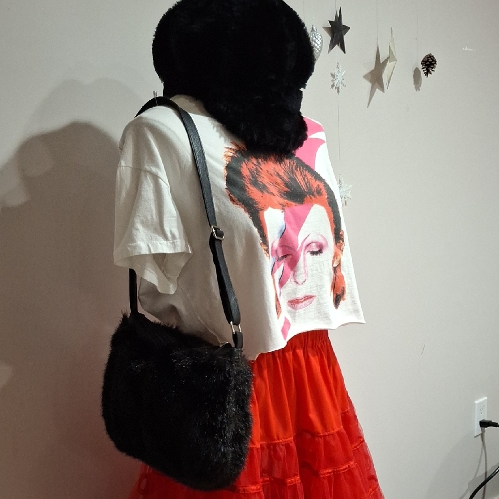 Furry Black Cap and Bag Set